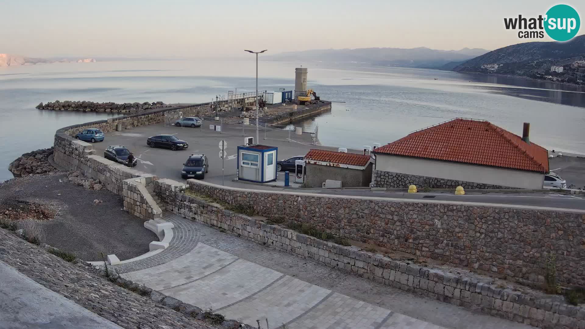 Webcam port de Senj – Vue sur la jetée et le phare
