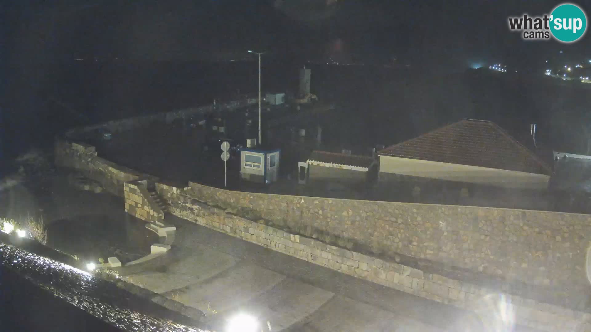 Webcam port de Senj – Vue sur la jetée et le phare