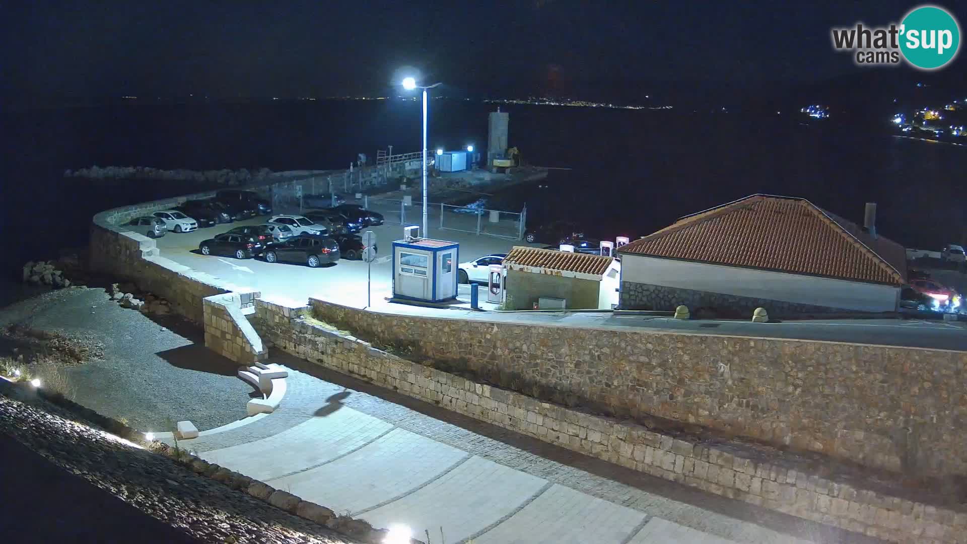 Webcam port de Senj – Vue sur la jetée et le phare