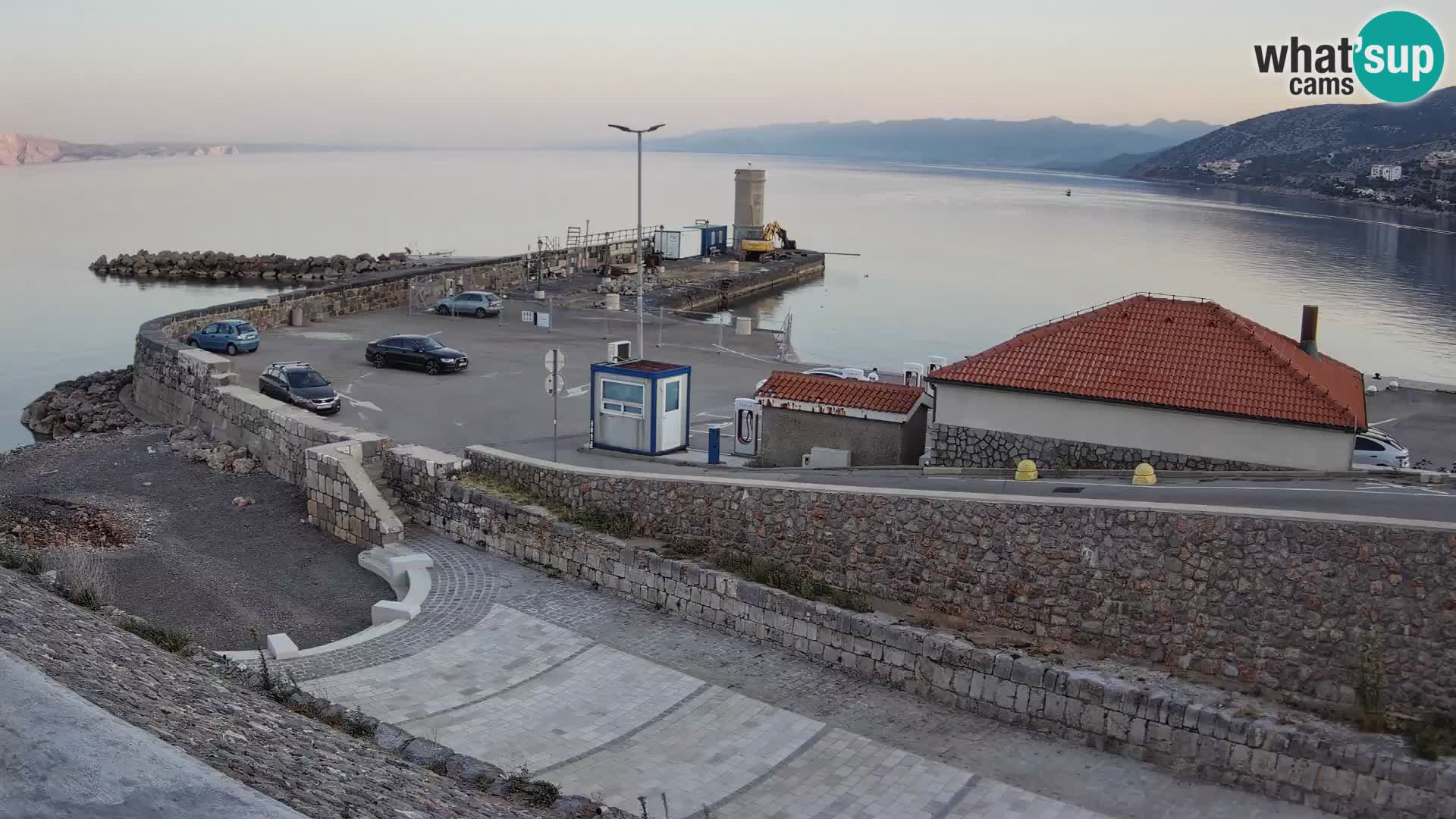 Webcam port de Senj – Vue sur la jetée et le phare