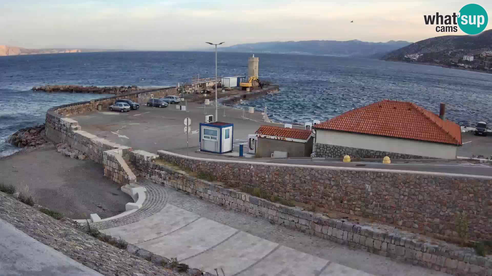 Senj Hafen Webcam – Wellenbrecher & Leuchtturm Liveblick