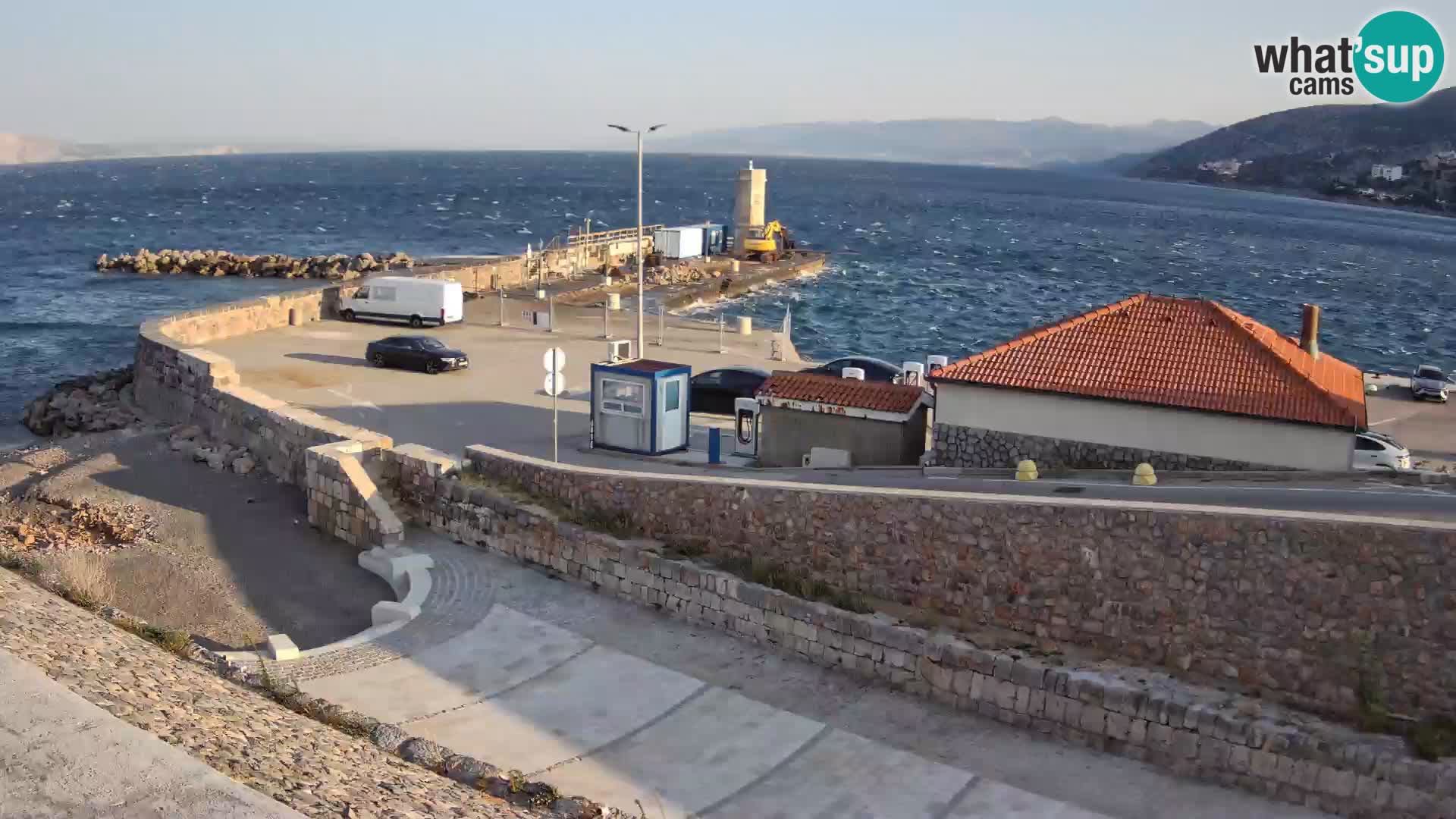 Senj Hafen Webcam – Wellenbrecher & Leuchtturm Liveblick