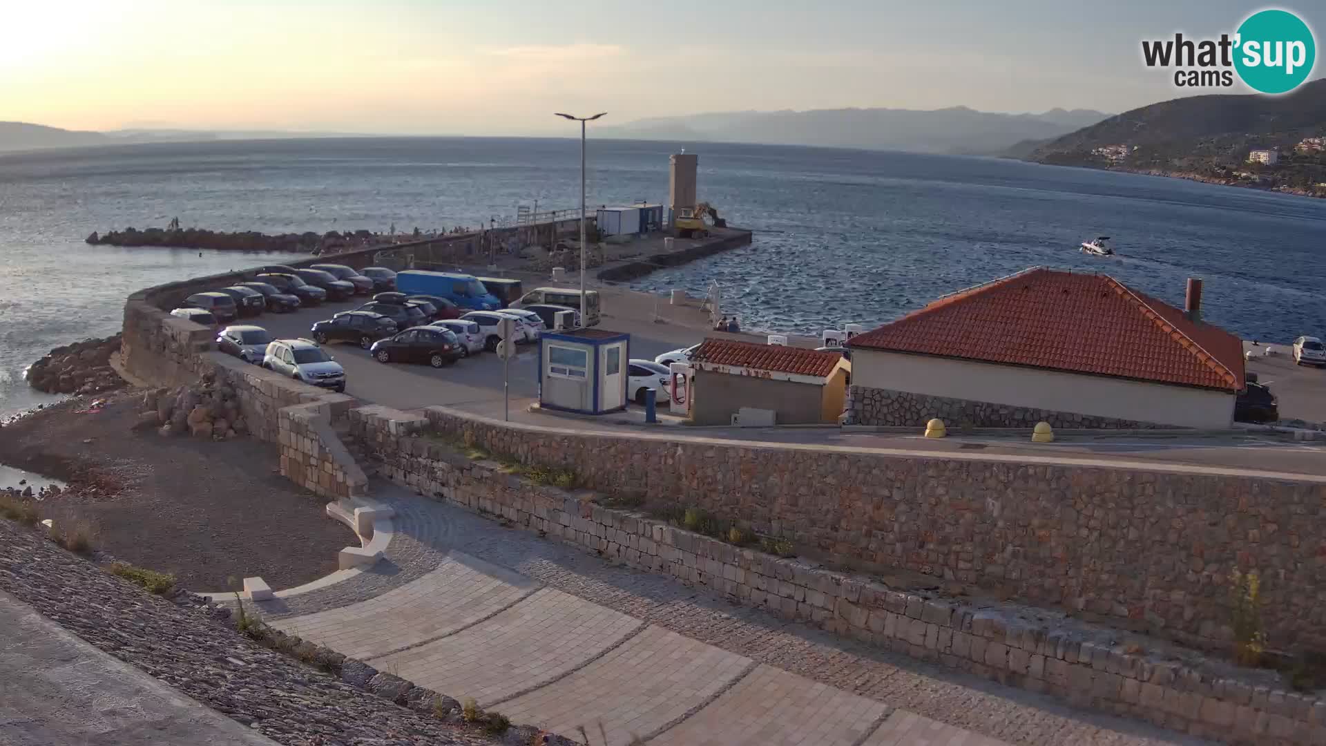 Web kamera Senj luka – Lukobran i svjetionik uživo