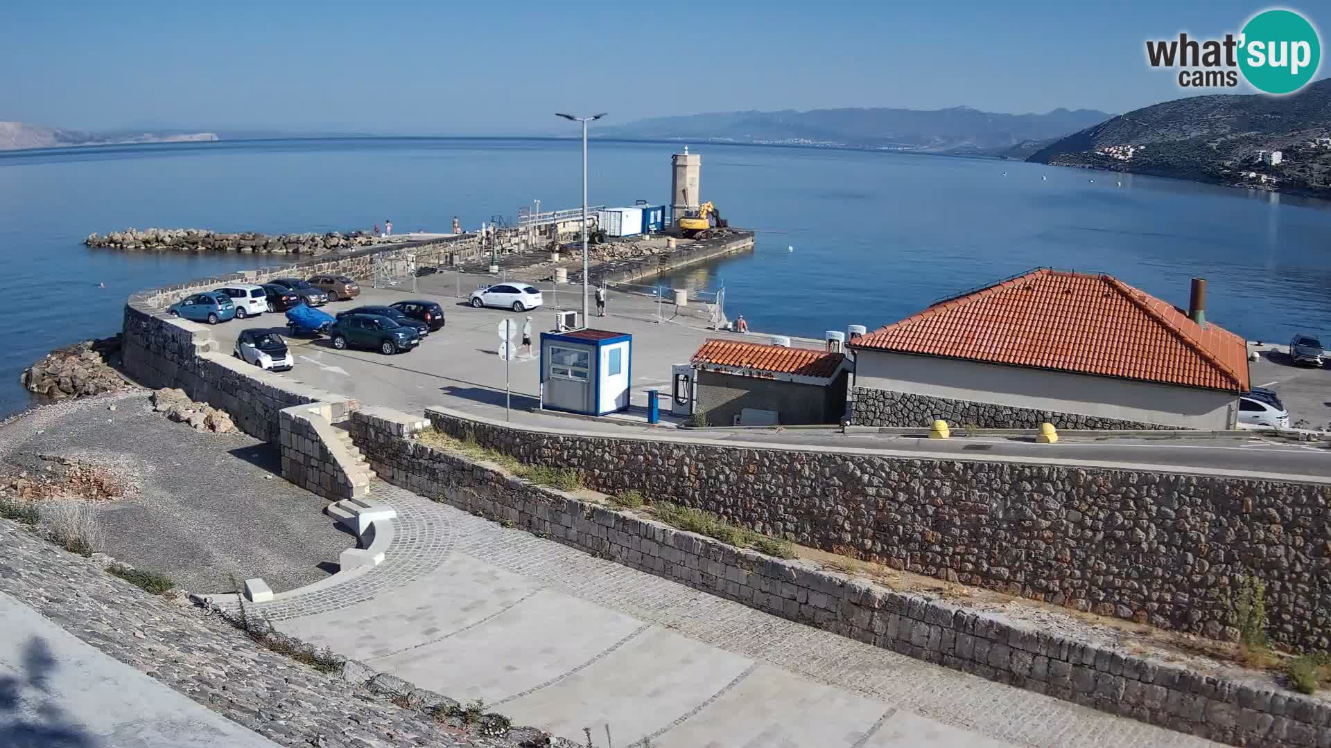 Webcam port de Senj – Vue sur la jetée et le phare