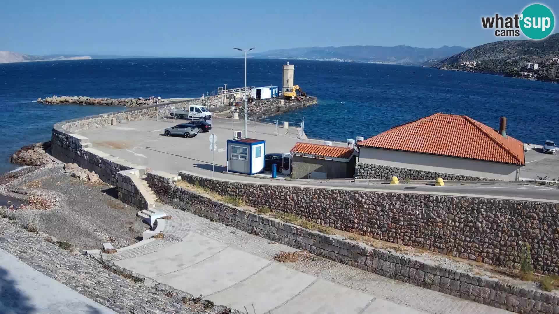 Webcam port de Senj – Vue sur la jetée et le phare