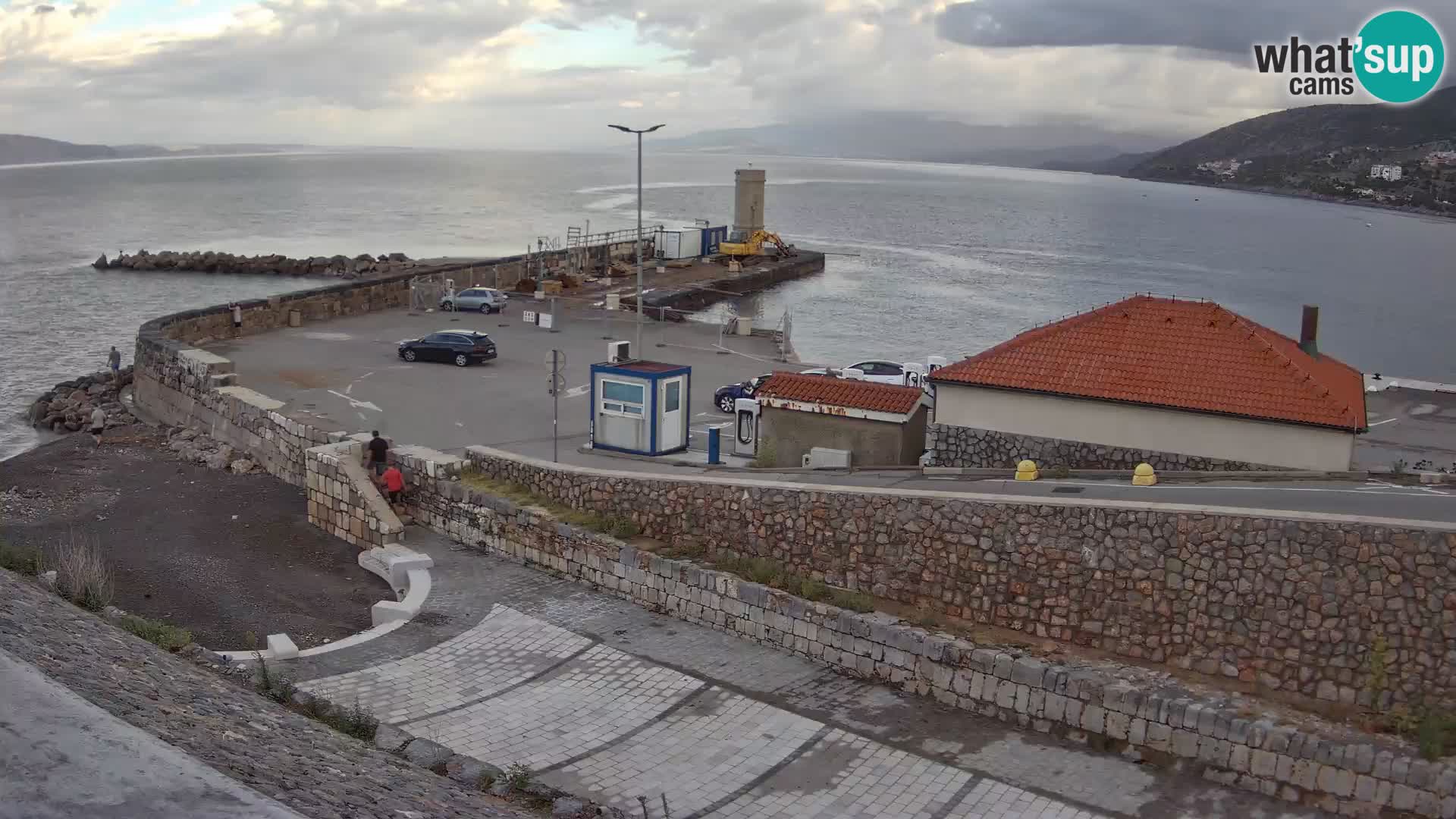 Senj Hafen Webcam – Wellenbrecher & Leuchtturm Liveblick