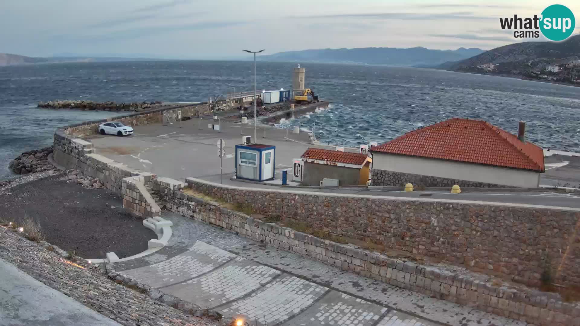 Senj Hafen Webcam – Wellenbrecher & Leuchtturm Liveblick
