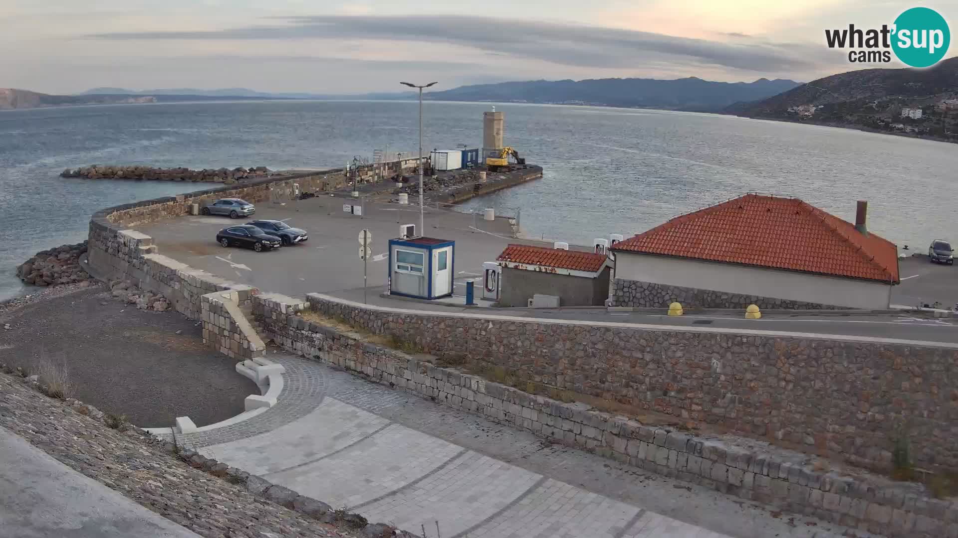 Webcam port de Senj – Vue sur la jetée et le phare
