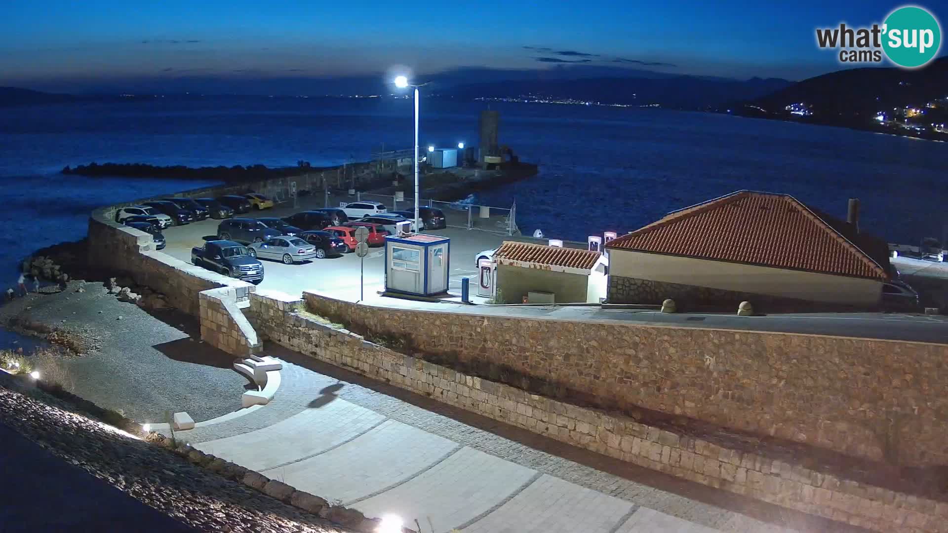 Webcam port de Senj – Vue sur la jetée et le phare