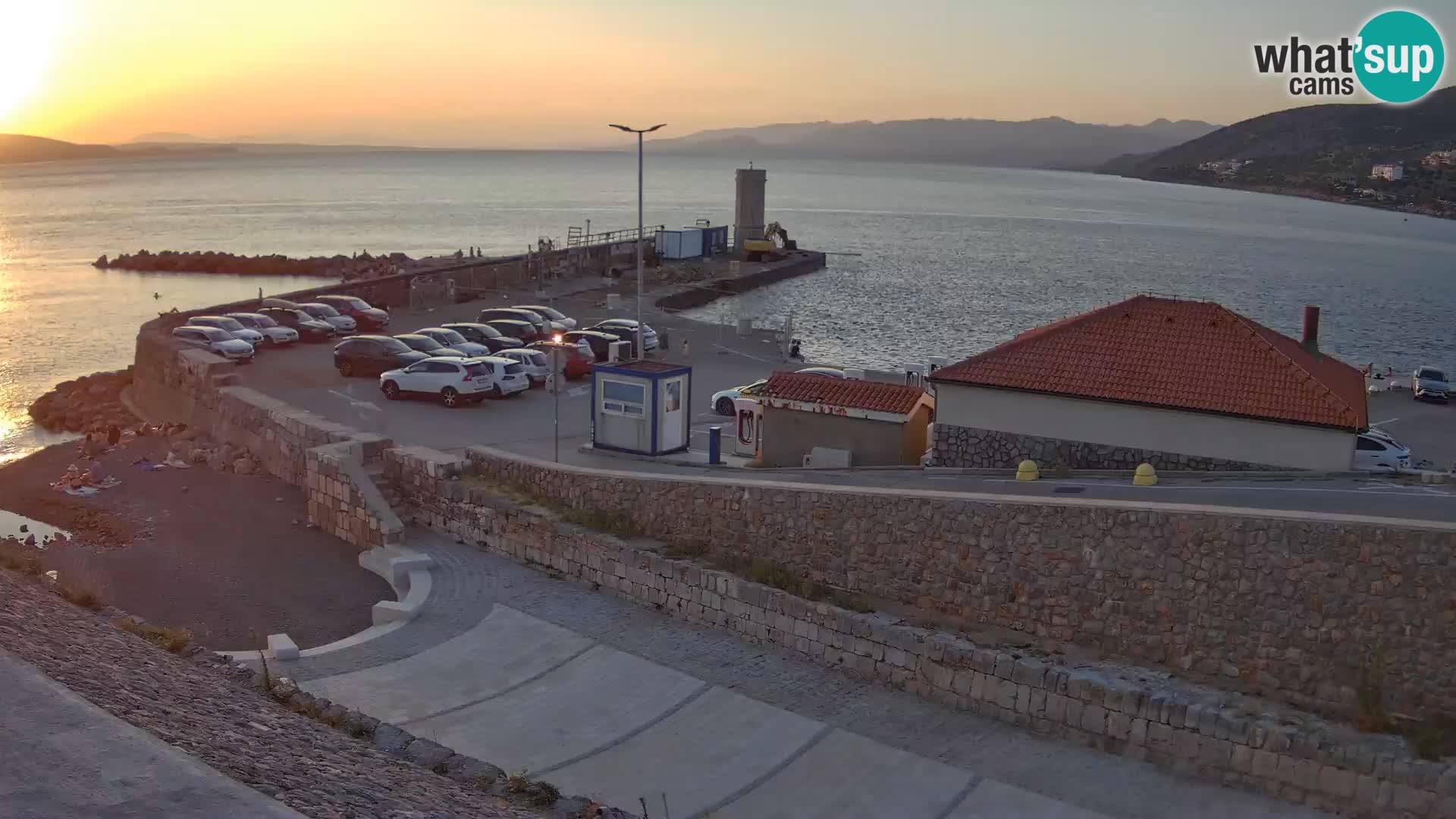 Webcam port de Senj – Vue sur la jetée et le phare