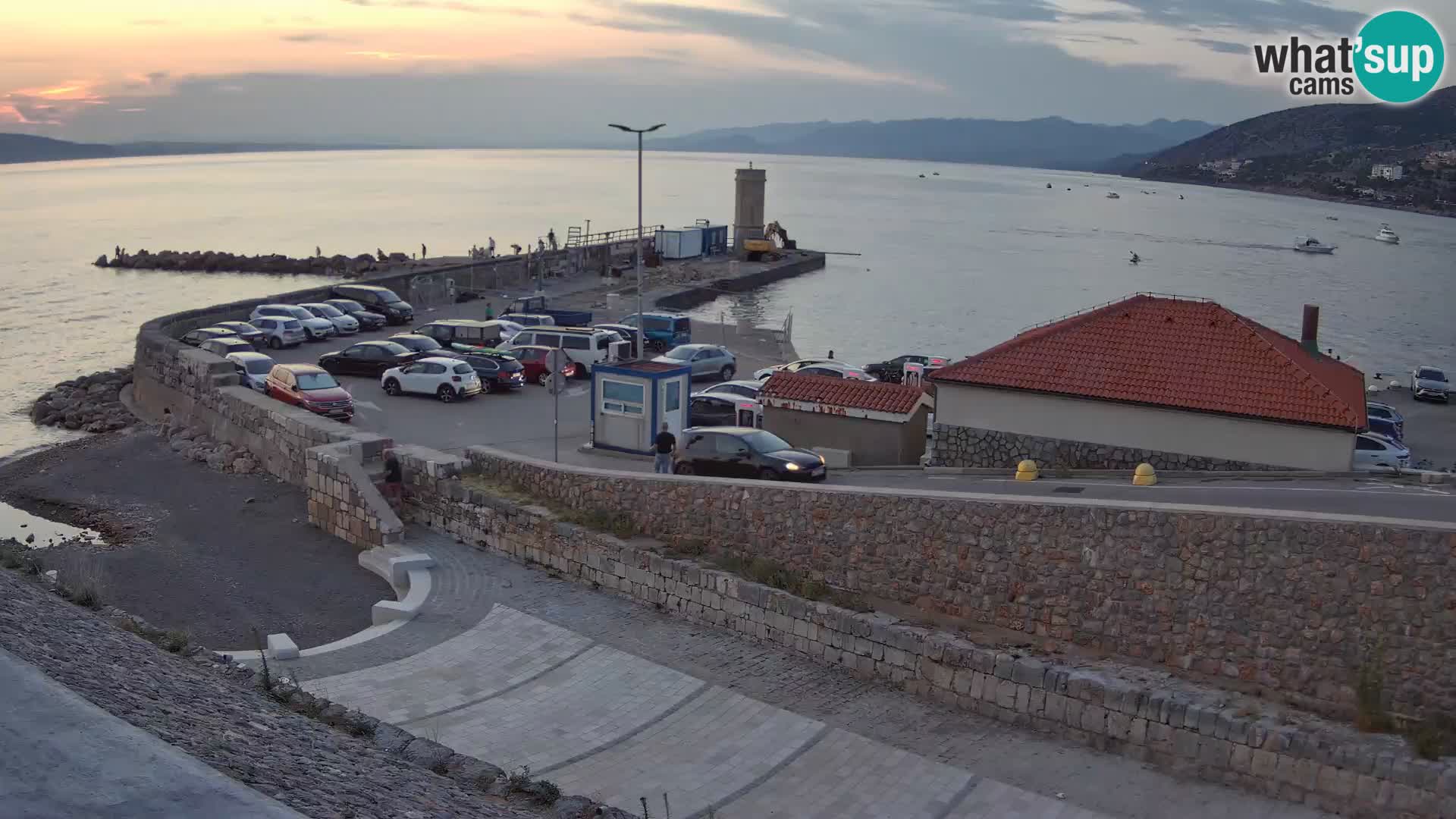 Senj Hafen Webcam – Wellenbrecher & Leuchtturm Liveblick