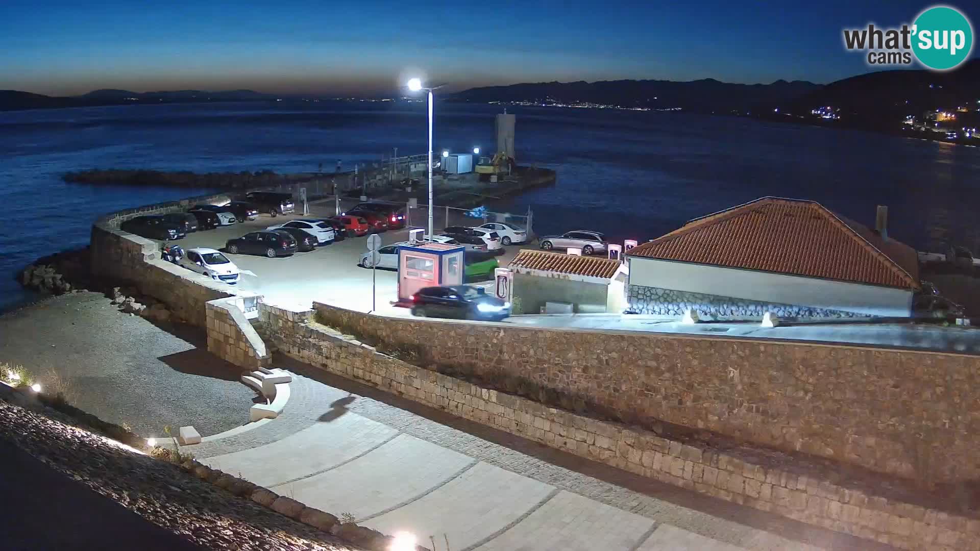 Senj Hafen Webcam – Wellenbrecher & Leuchtturm Liveblick