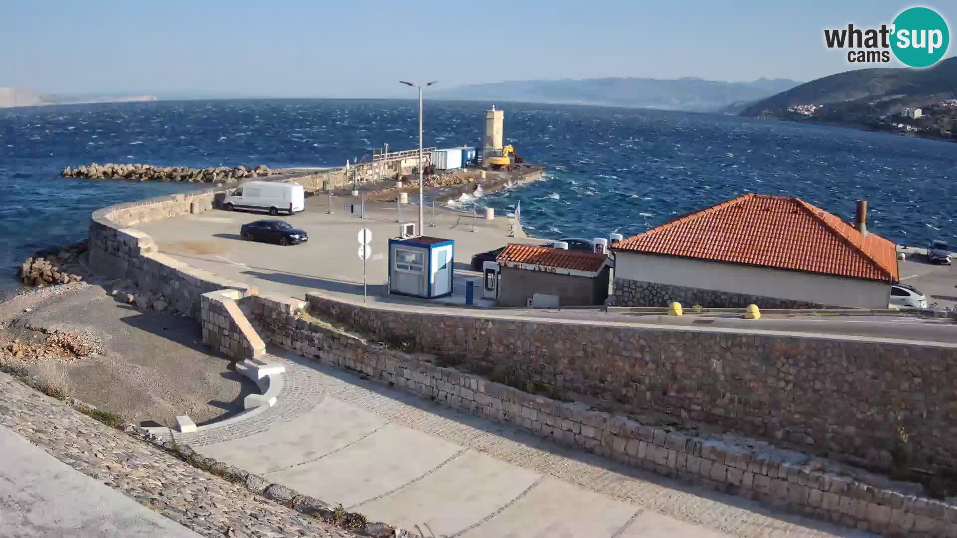 Webcam port de Senj – Vue sur la jetée et le phare