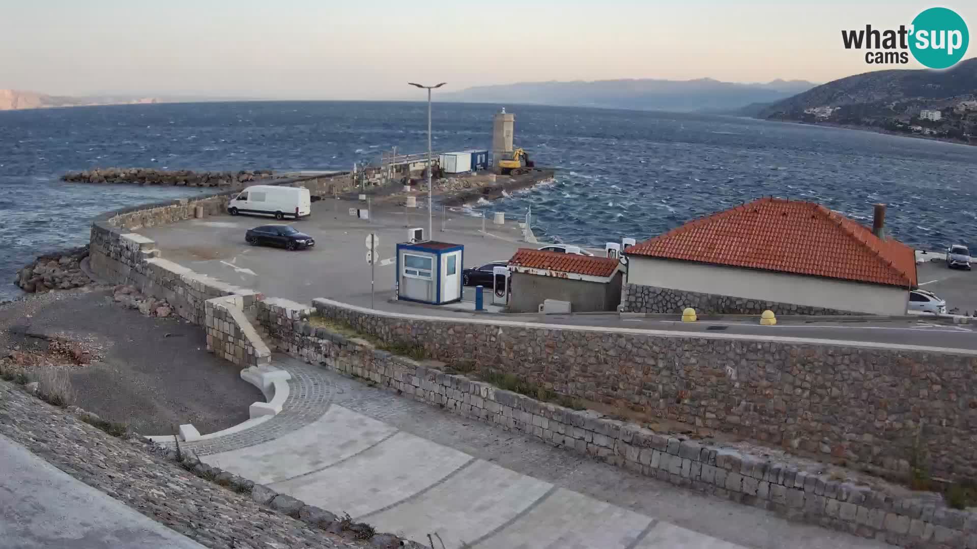 Webcam port de Senj – Vue sur la jetée et le phare