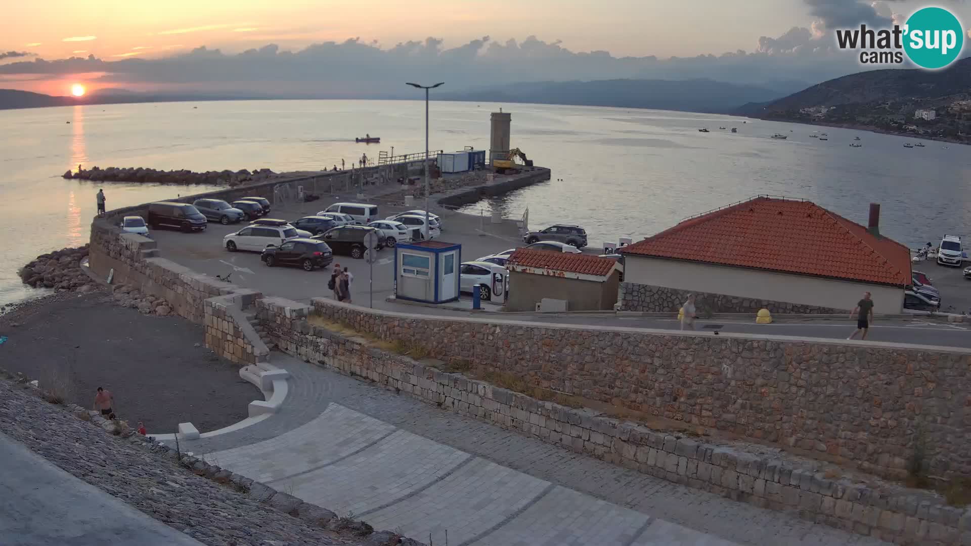 Webcam Porto di Segna – Frangiflutti e Faro in diretta