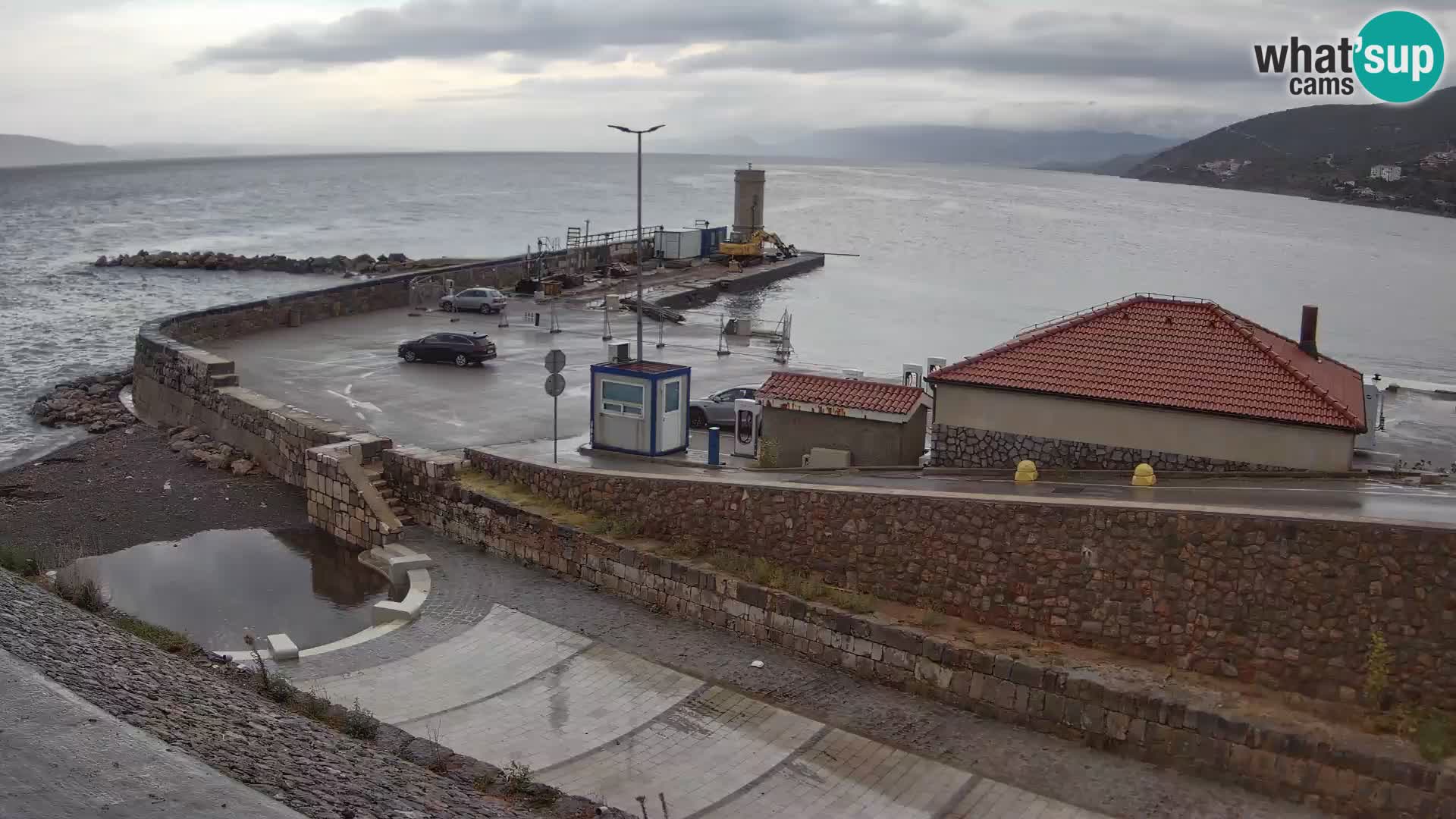 Webcam port de Senj – Vue sur la jetée et le phare