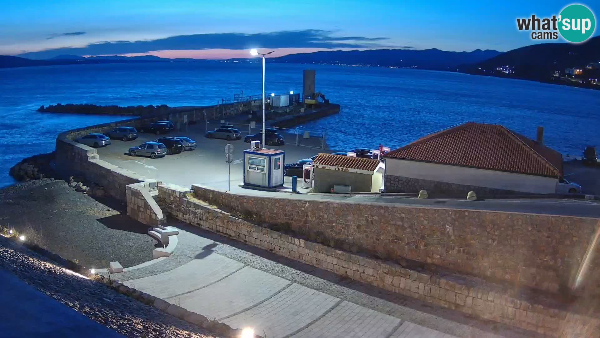 Web kamera Senj luka – Lukobran i svjetionik uživo