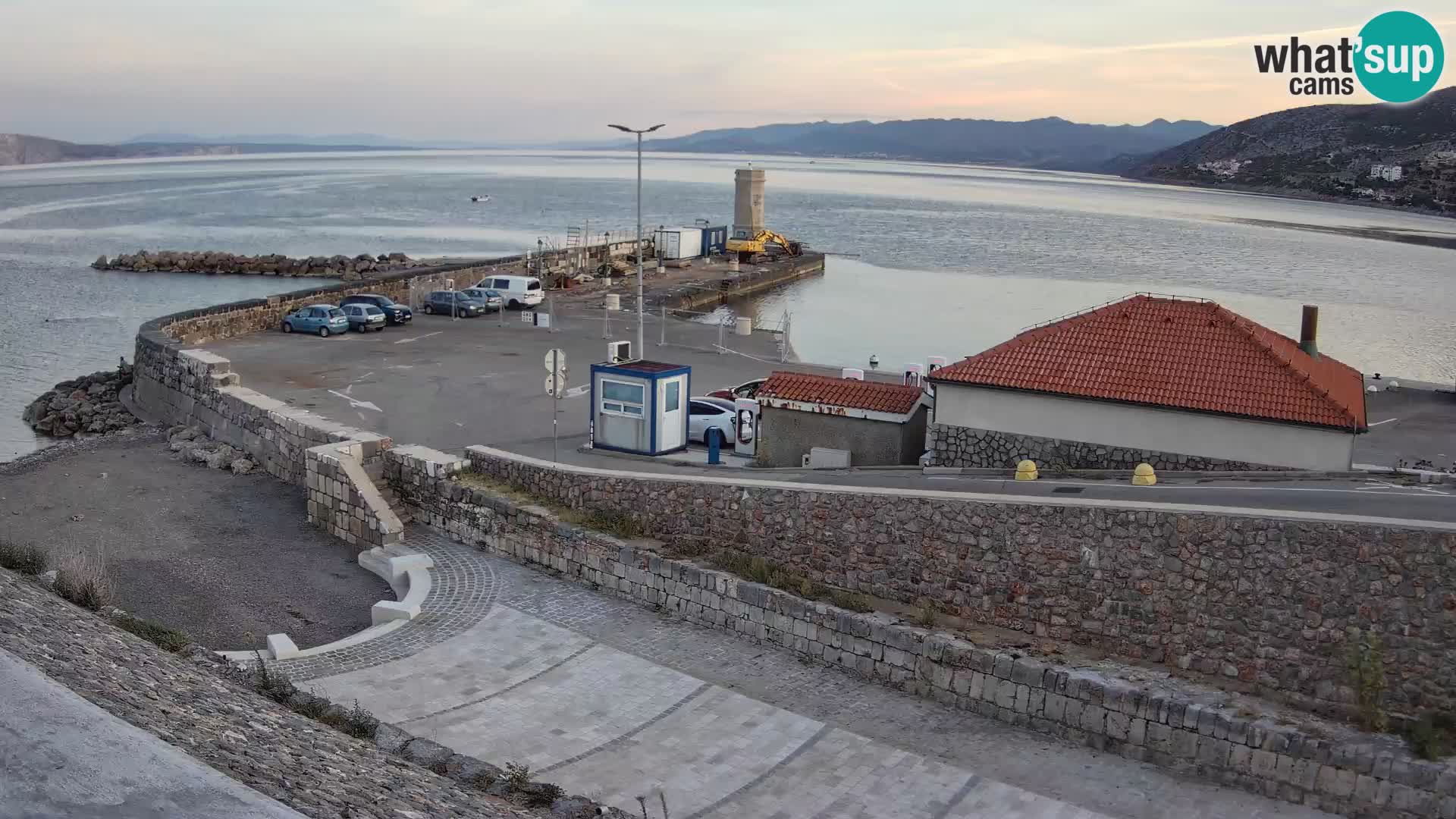 Senj Hafen Webcam – Wellenbrecher & Leuchtturm Liveblick