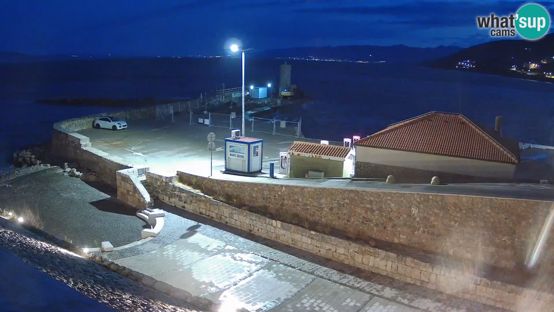 Webcam port de Senj – Vue sur la jetée et le phare
