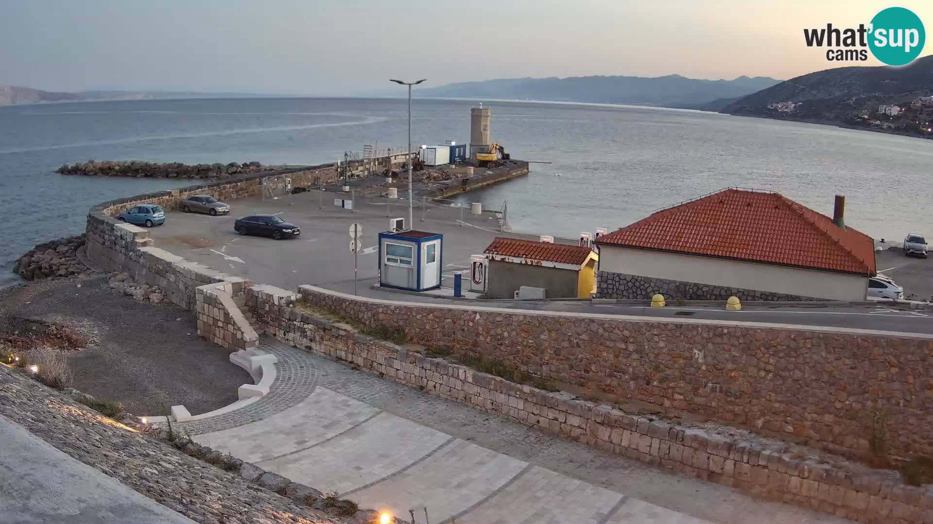 Webcam puerto de Senj – Rompeolas y faro en directo
