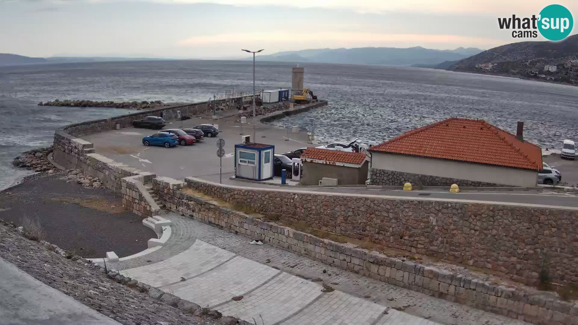 Senj Hafen Webcam – Wellenbrecher & Leuchtturm Liveblick