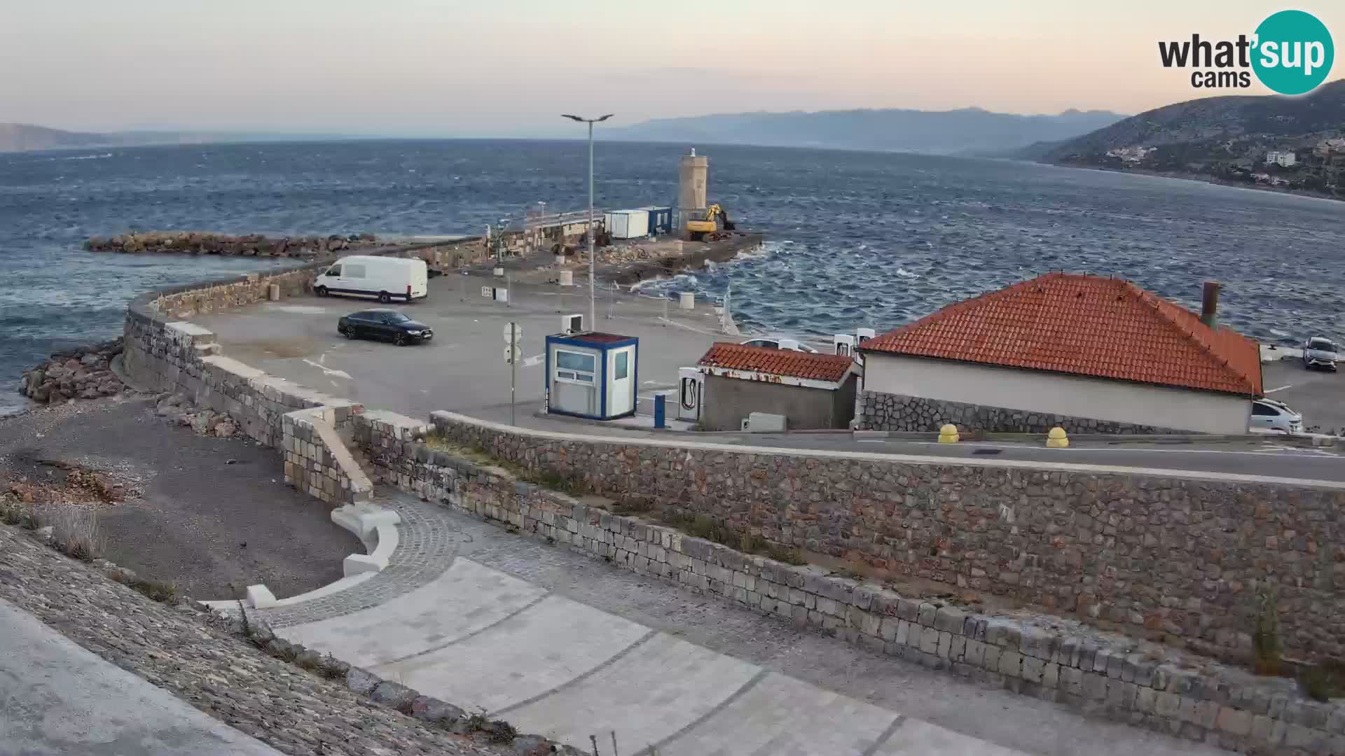 Web kamera Senj luka – Lukobran i svjetionik uživo