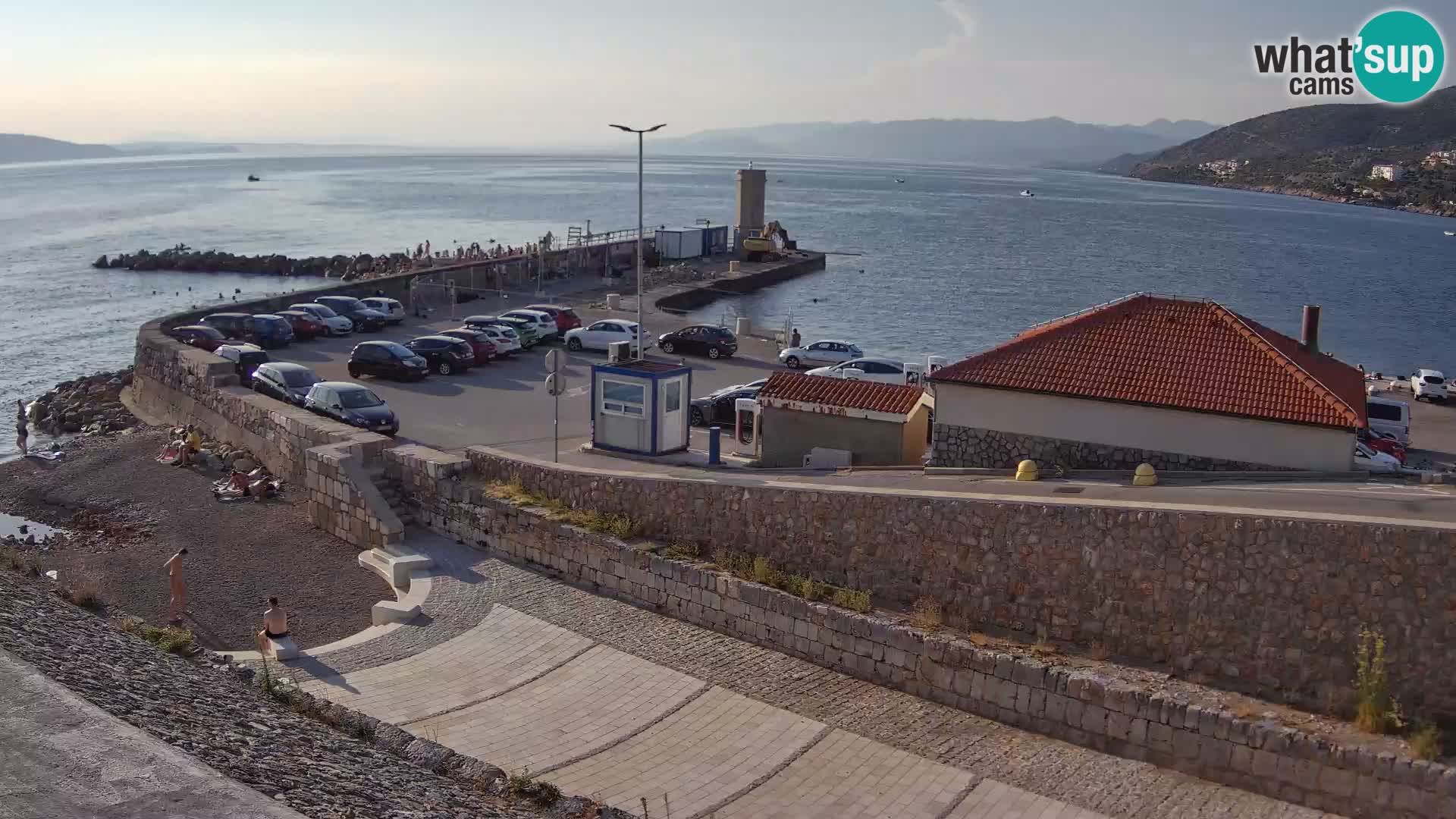 Webcam port de Senj – Vue sur la jetée et le phare