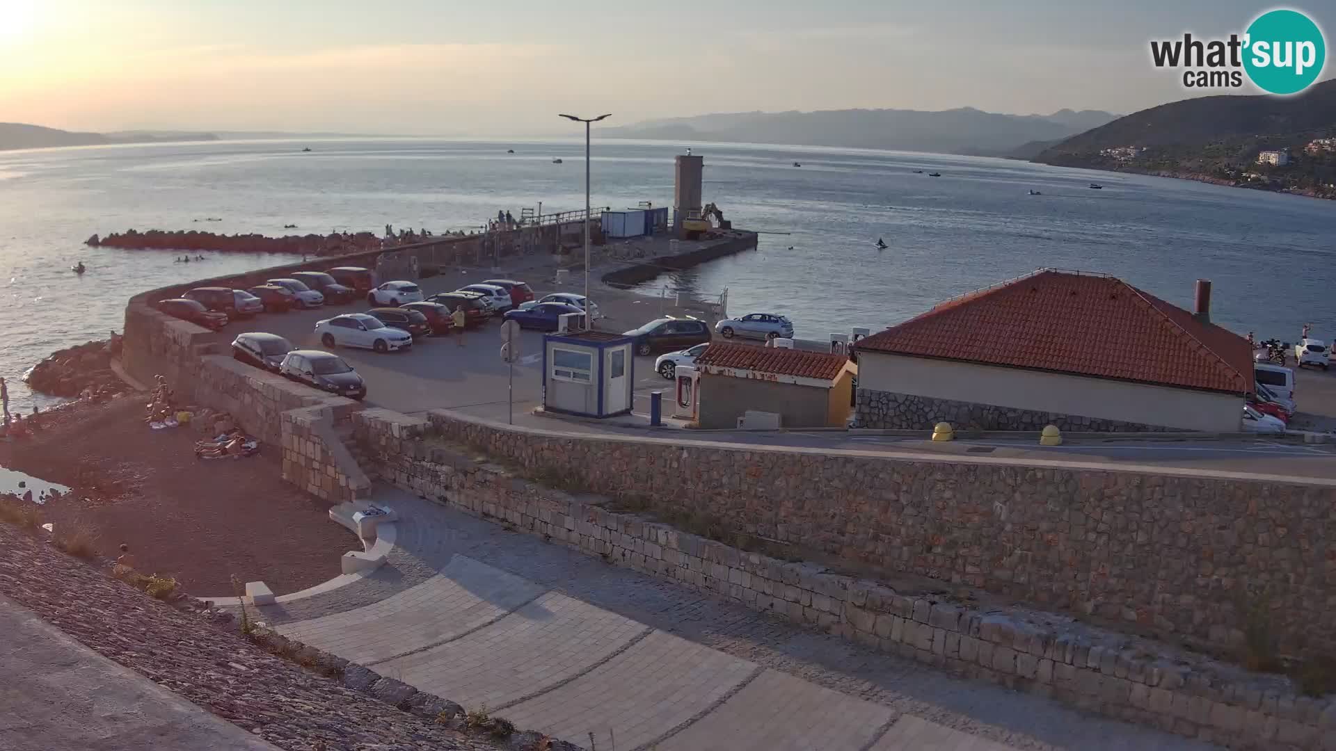 Web kamera Senj luka – Lukobran i svjetionik uživo