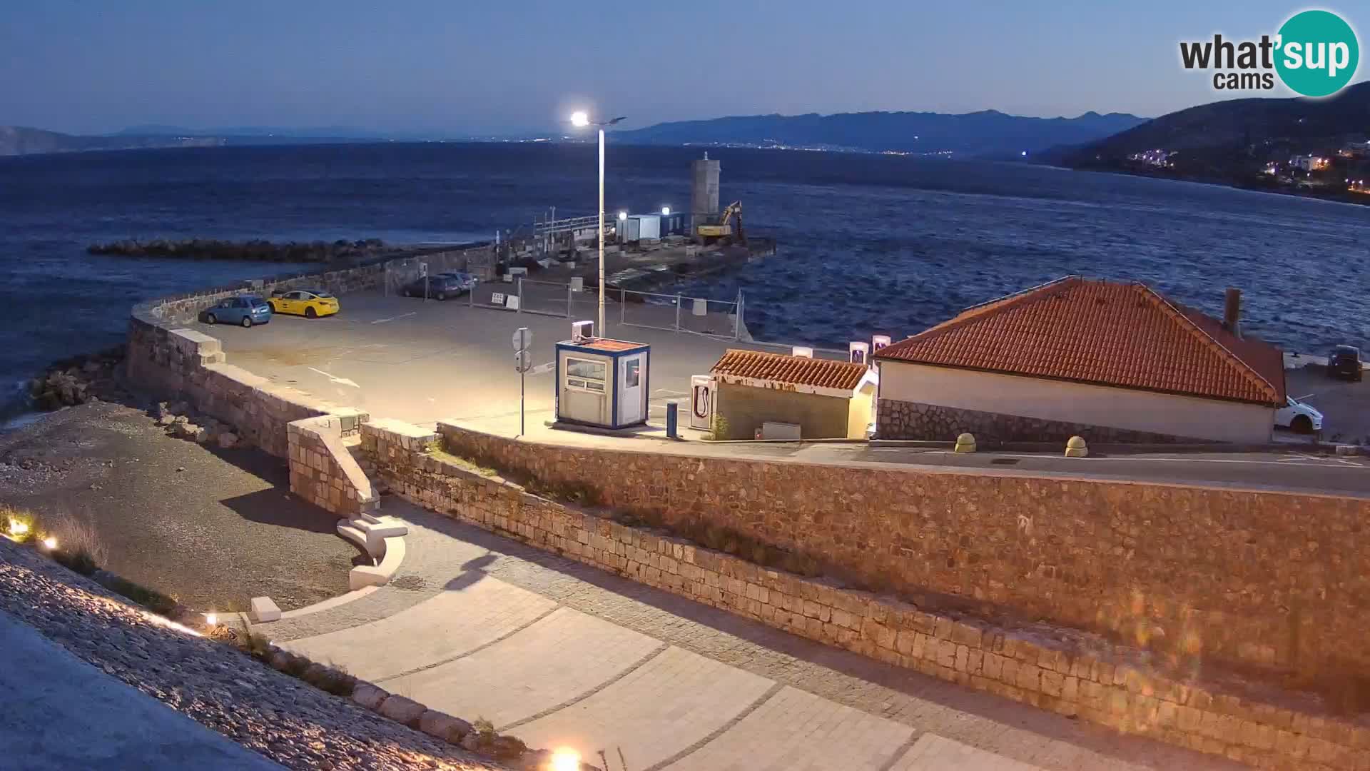 Webcam port de Senj – Vue sur la jetée et le phare