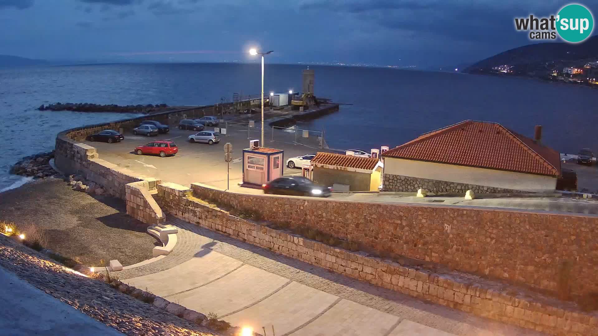 Webcam port de Senj – Vue sur la jetée et le phare