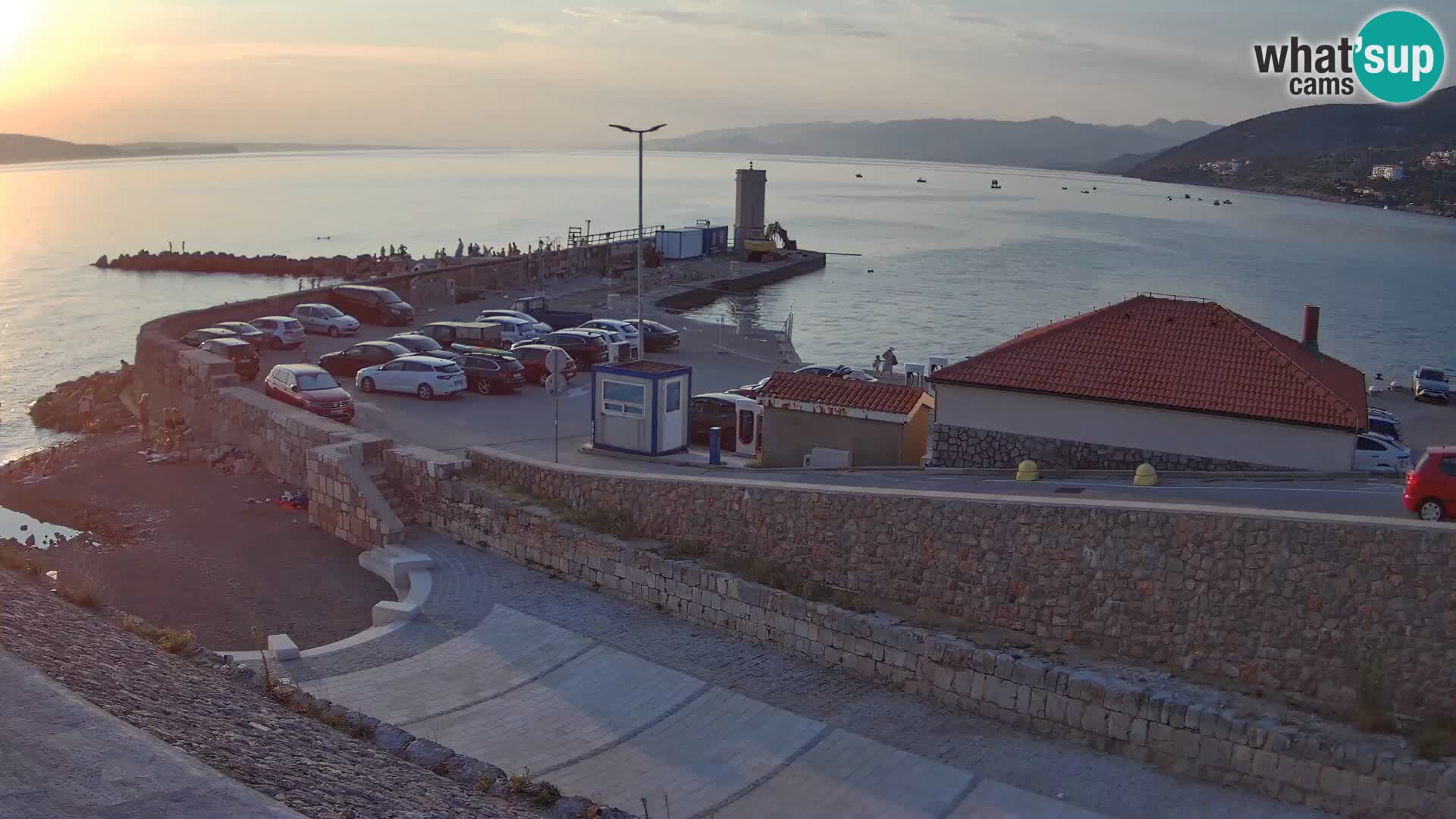 Senj Hafen Webcam – Wellenbrecher & Leuchtturm Liveblick