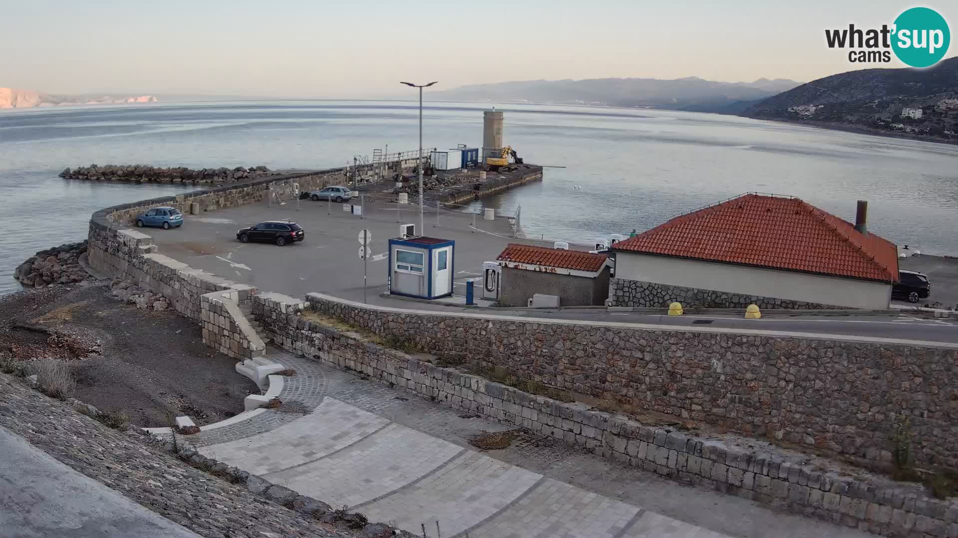 Webcam port de Senj – Vue sur la jetée et le phare