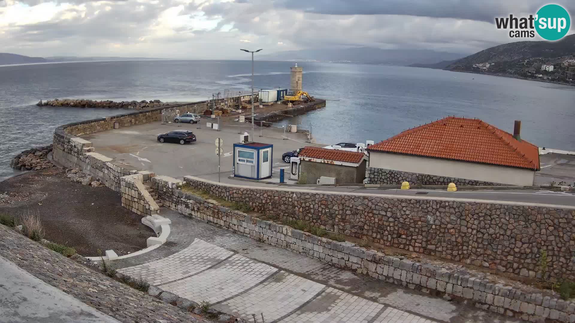 Web kamera Senj luka – Lukobran i svjetionik uživo