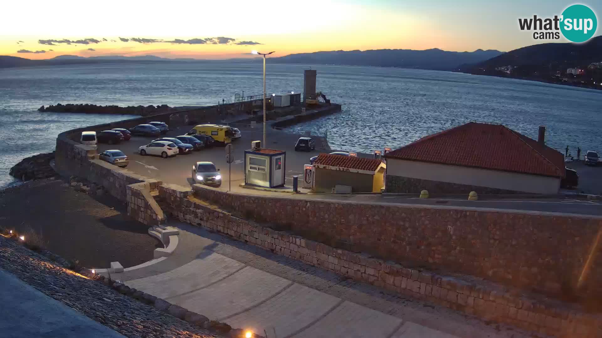 Senj Harbour Webcam – Breakwater & Lighthouse Live View