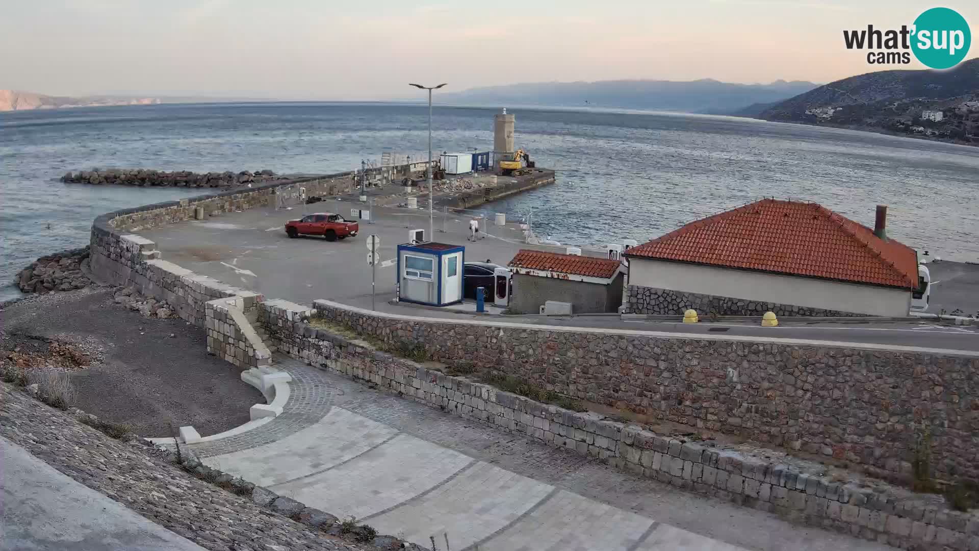 Web kamera Senj luka – Lukobran i svjetionik uživo