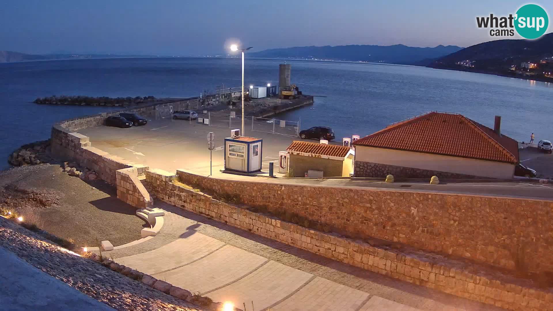 Senj Hafen Webcam – Wellenbrecher & Leuchtturm Liveblick