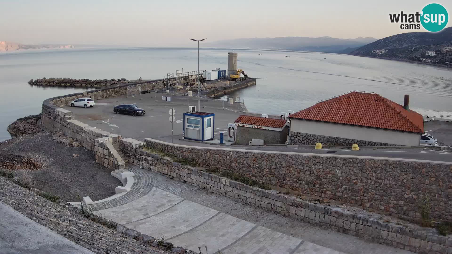 Webcam port de Senj – Vue sur la jetée et le phare