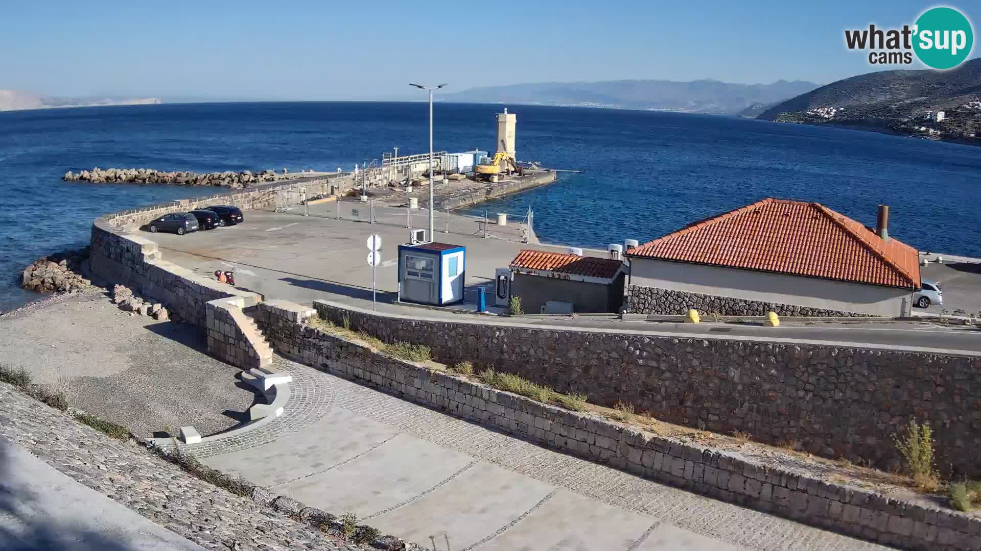 Webcam port de Senj – Vue sur la jetée et le phare