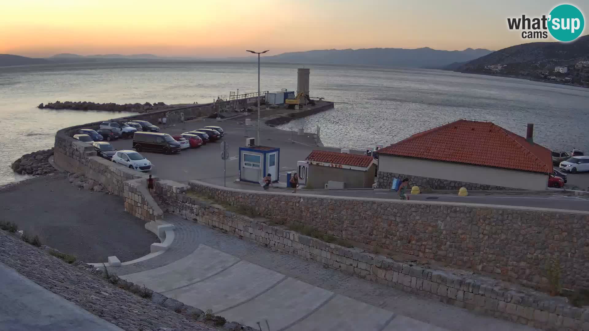 Senj Hafen Webcam – Wellenbrecher & Leuchtturm Liveblick