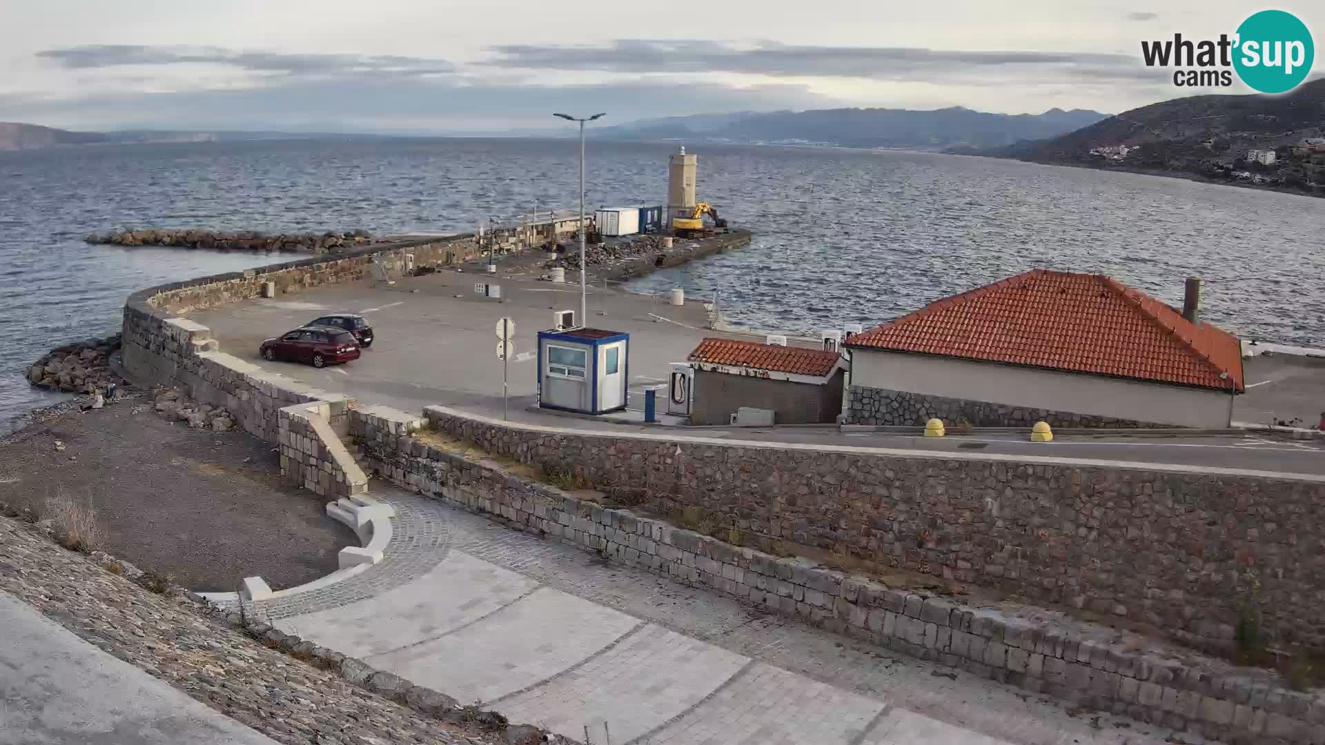 Webcam port de Senj – Vue sur la jetée et le phare