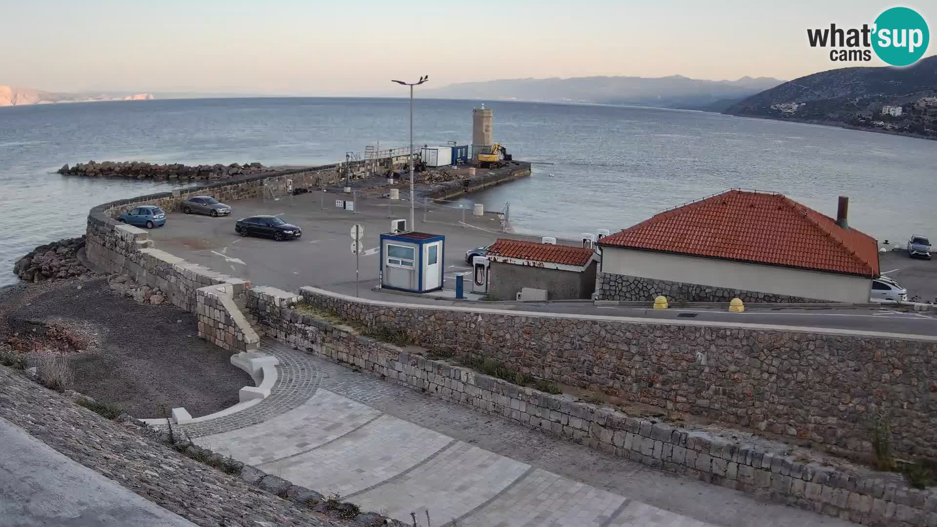 Webcam port de Senj – Vue sur la jetée et le phare