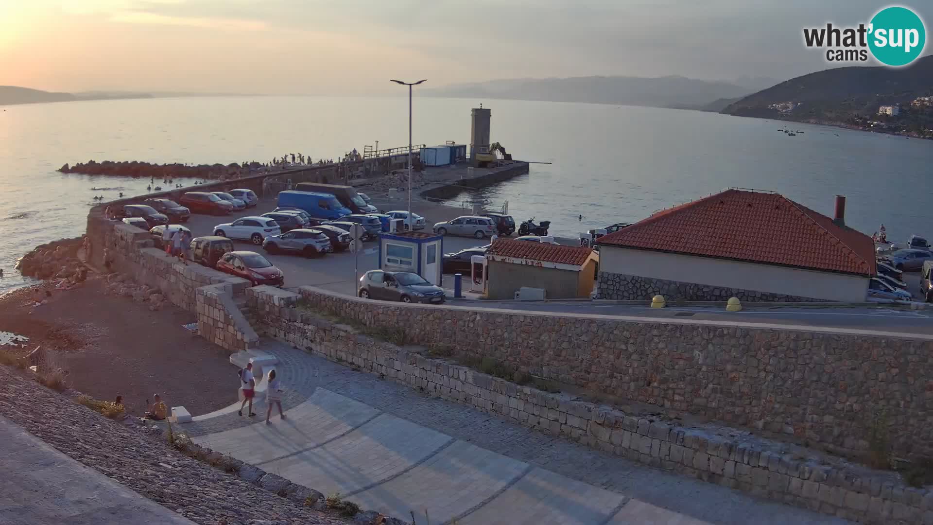 Senj Hafen Webcam – Wellenbrecher & Leuchtturm Liveblick