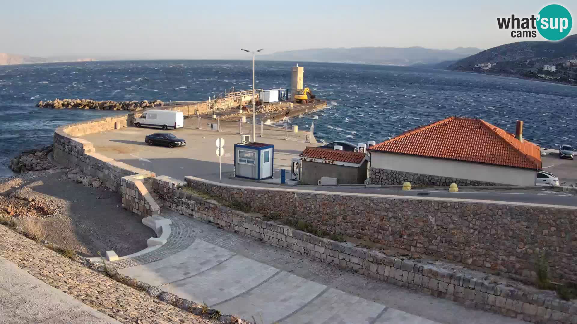 Senj Hafen Webcam – Wellenbrecher & Leuchtturm Liveblick