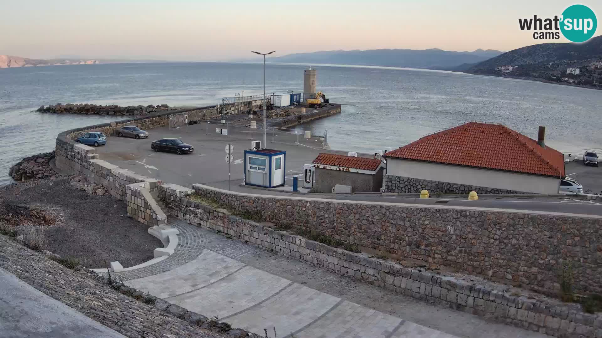 Webcam port de Senj – Vue sur la jetée et le phare