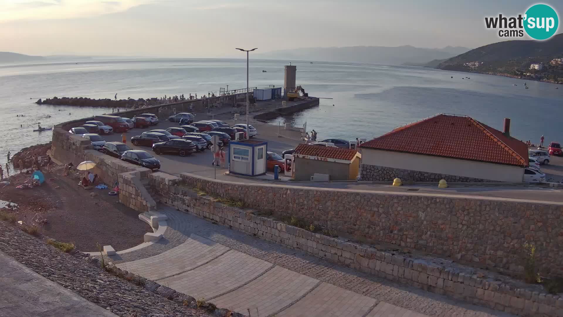 Senj Hafen Webcam – Wellenbrecher & Leuchtturm Liveblick