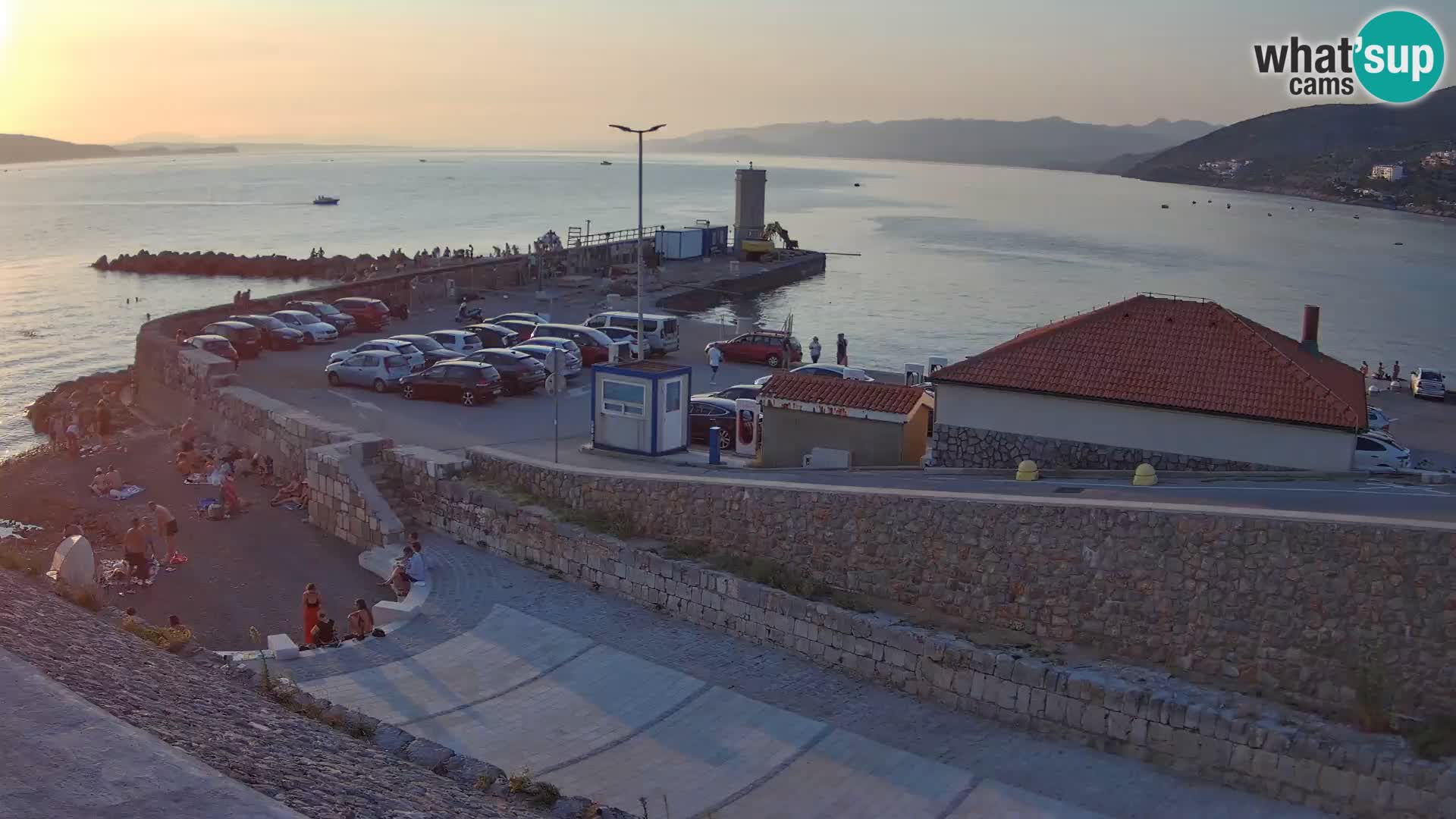 Senj Hafen Webcam – Wellenbrecher & Leuchtturm Liveblick