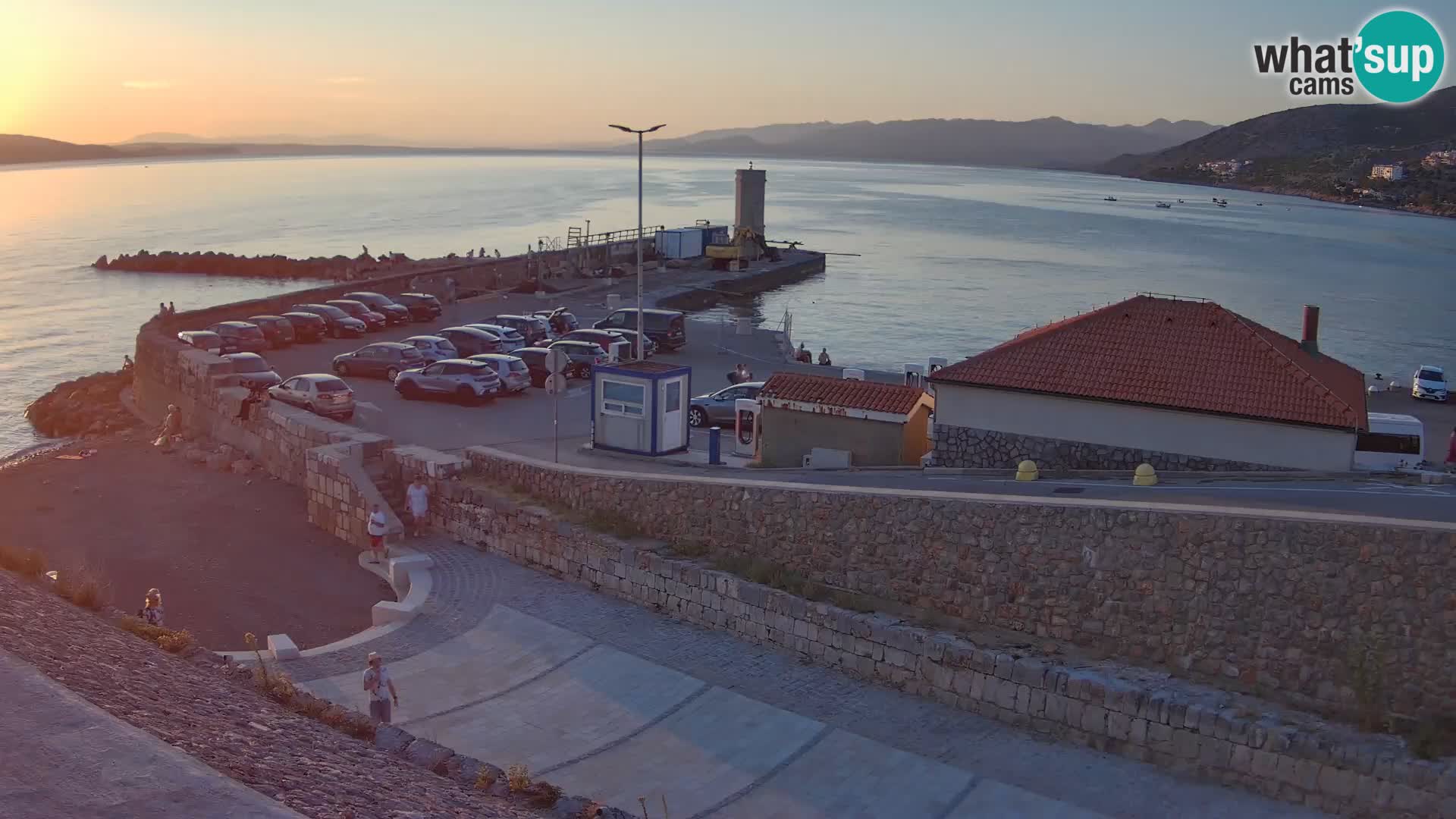 Webcam Porto di Segna – Frangiflutti e Faro in diretta