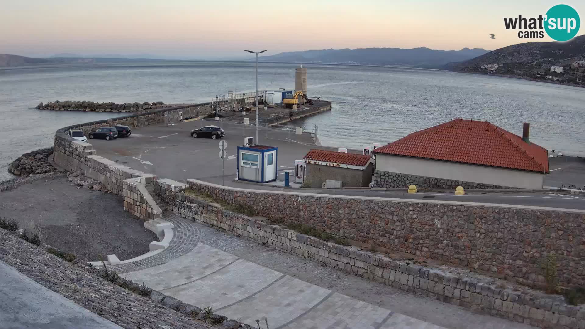 Senj Hafen Webcam – Wellenbrecher & Leuchtturm Liveblick