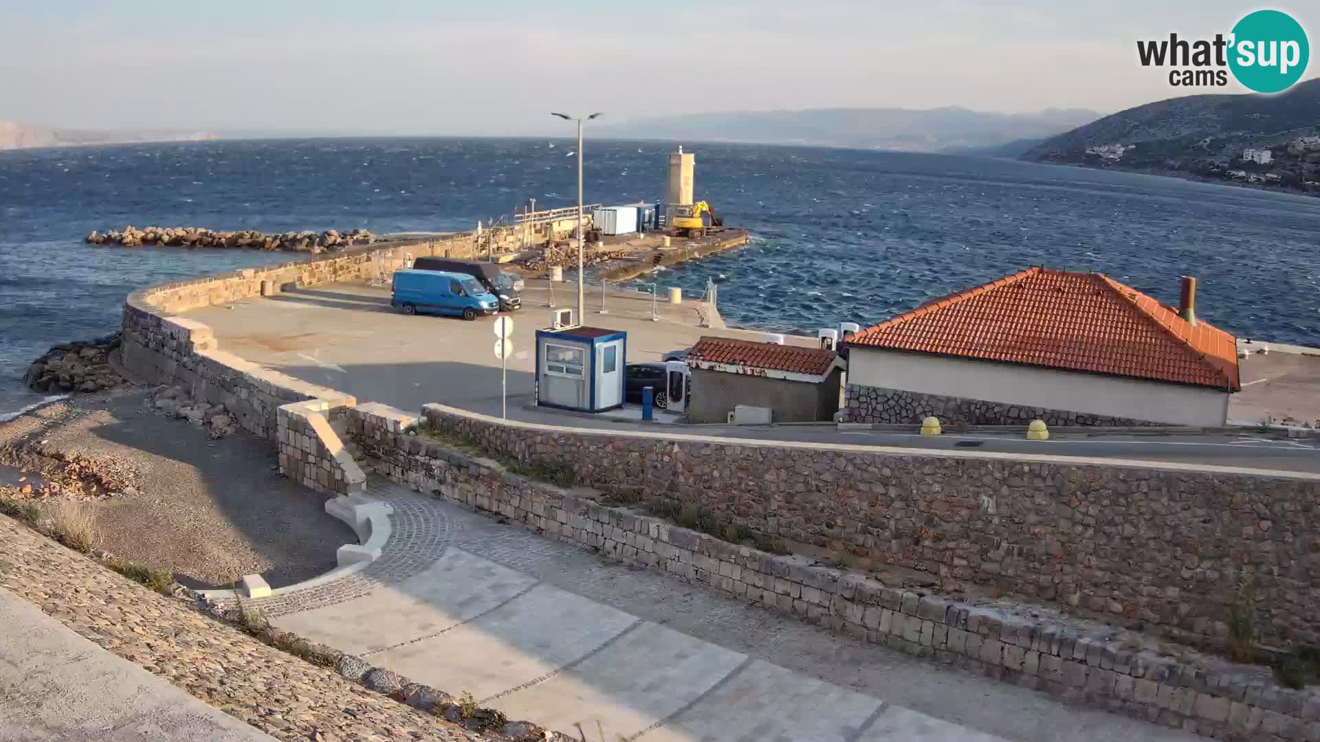 Webcam port de Senj – Vue sur la jetée et le phare