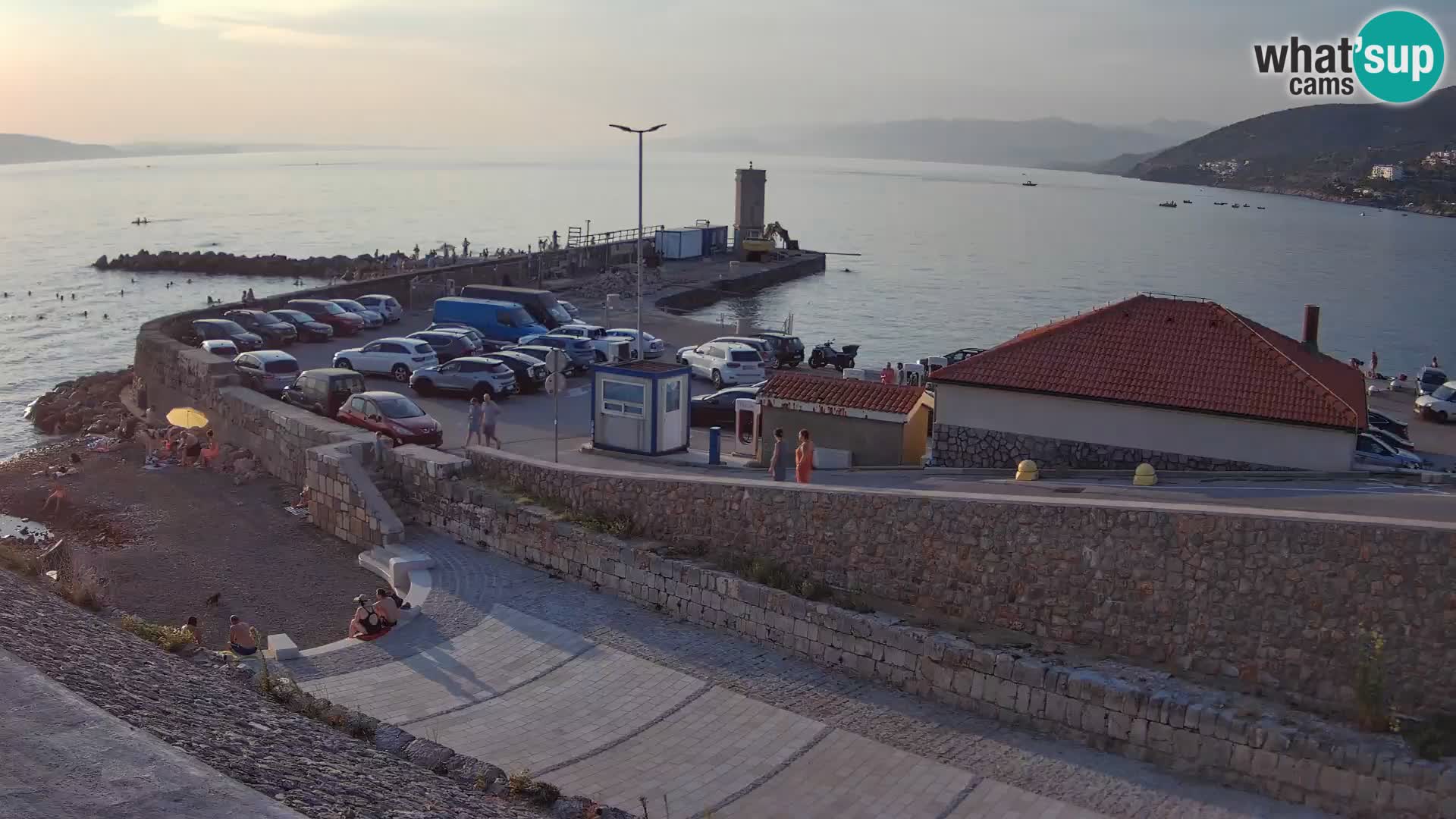 Webcam port de Senj – Vue sur la jetée et le phare